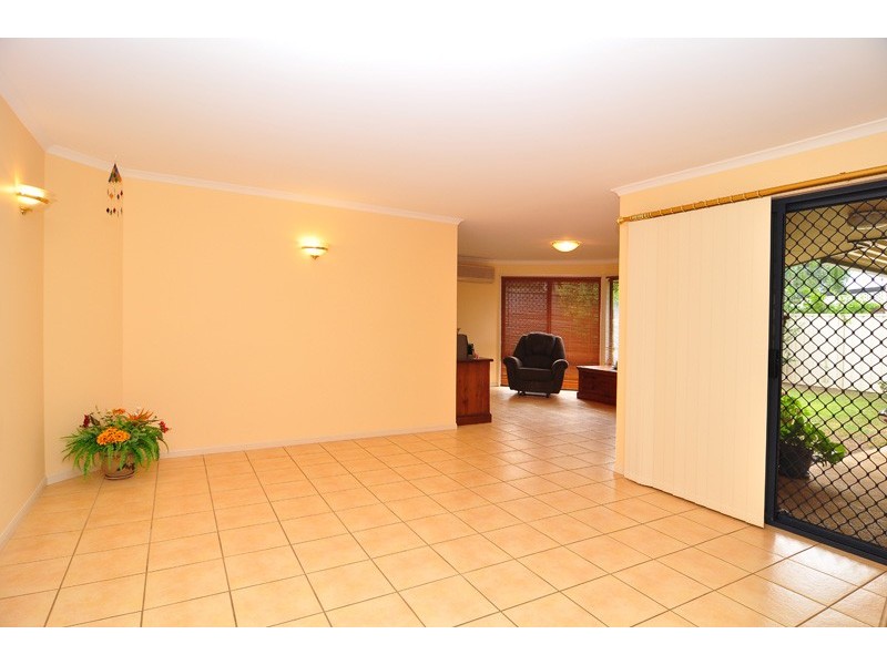 20 Cornell Close, Regents Park QLD 4118