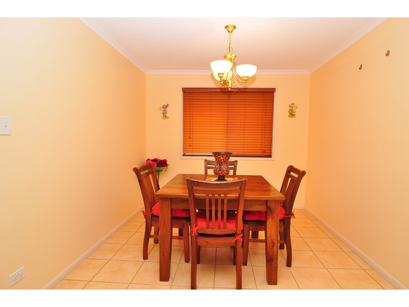20 Cornell Close, Regents Park QLD 4118