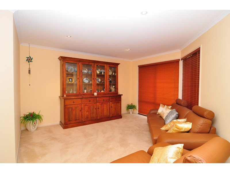 20 Cornell Close, Regents Park QLD 4118