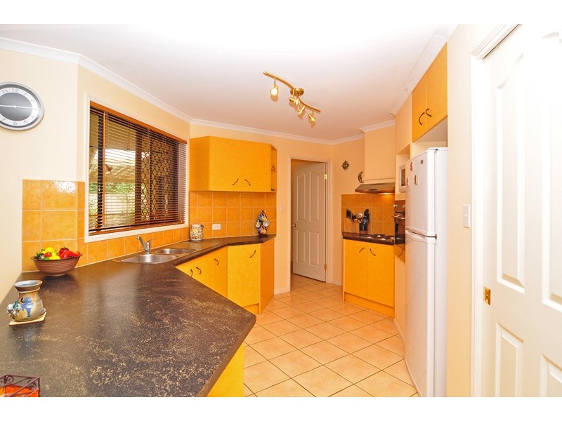 20 Cornell Close, Regents Park QLD 4118