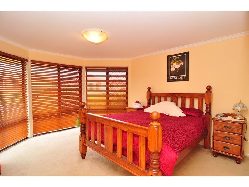 20 Cornell Close, Regents Park QLD 4118