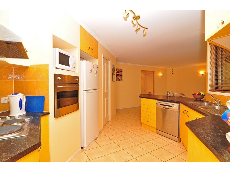 20 Cornell Close, Regents Park QLD 4118