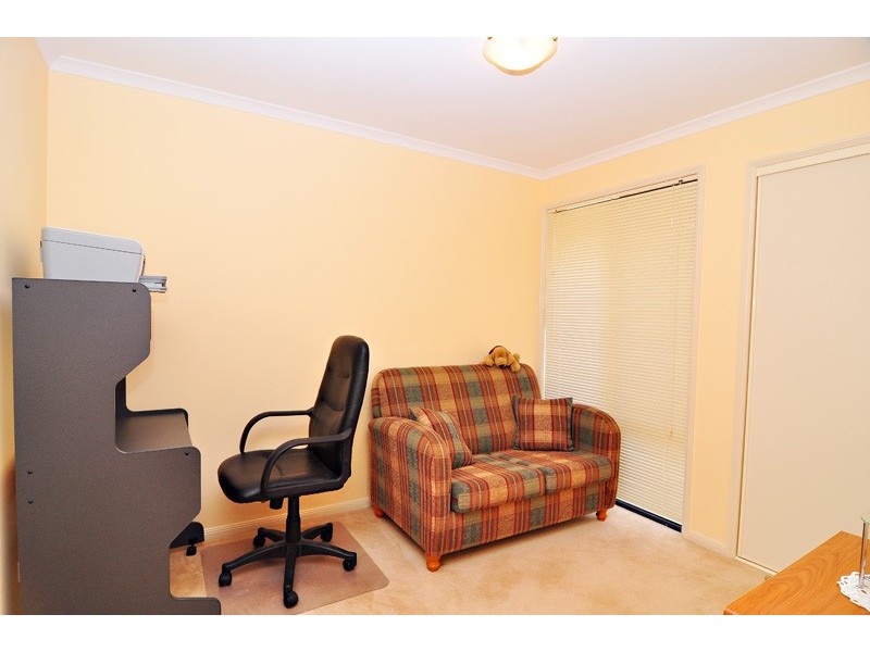 20 Cornell Close, Regents Park QLD 4118