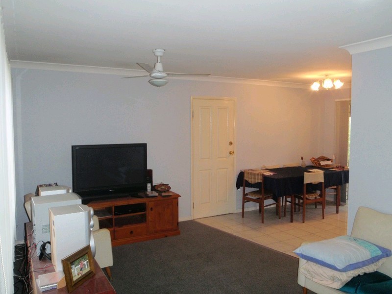 52 Bushland Drive, Regents Park QLD 4118