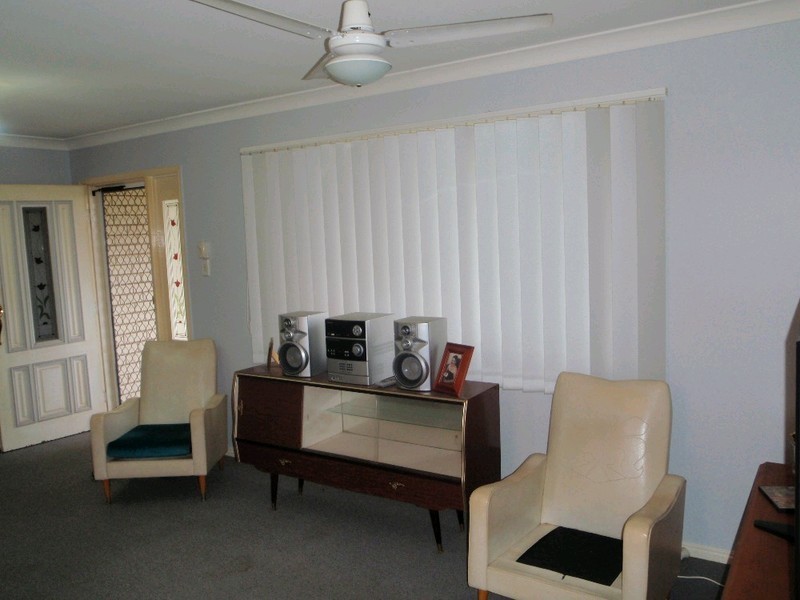 52 Bushland Drive, Regents Park QLD 4118