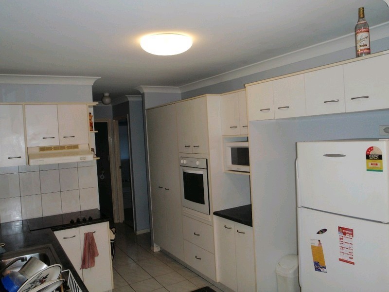 52 Bushland Drive, Regents Park QLD 4118