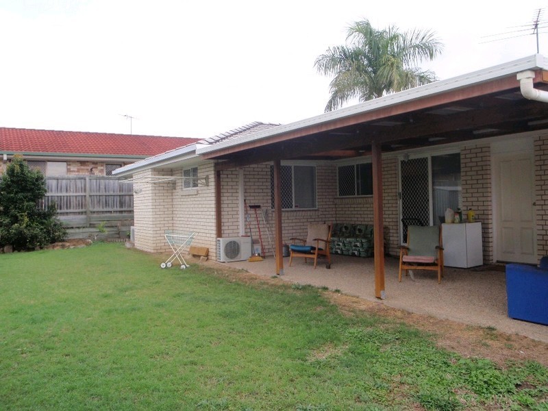 52 Bushland Drive, Regents Park QLD 4118
