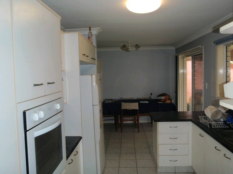 52 Bushland Drive, Regents Park QLD 4118