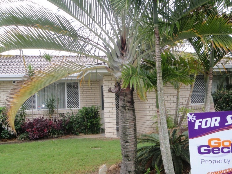 52 Bushland Drive, Regents Park QLD 4118