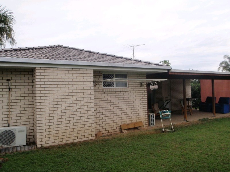 52 Bushland Drive, Regents Park QLD 4118