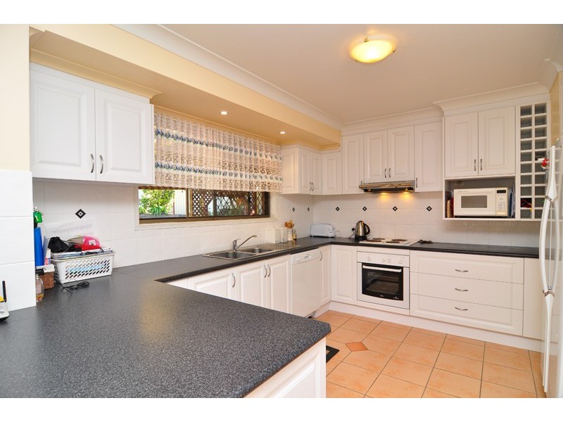 111 Estramina Road, Regents Park QLD 4118