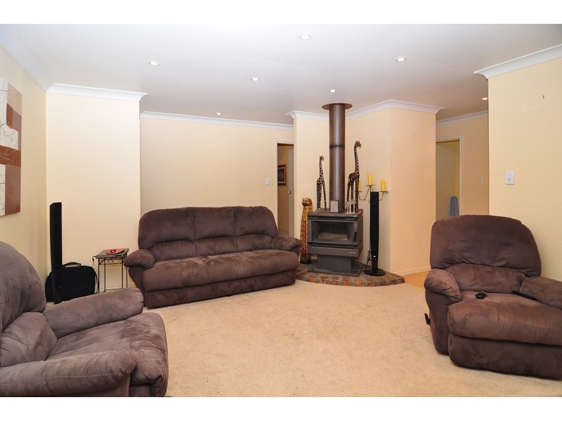 111 Estramina Road, Regents Park QLD 4118