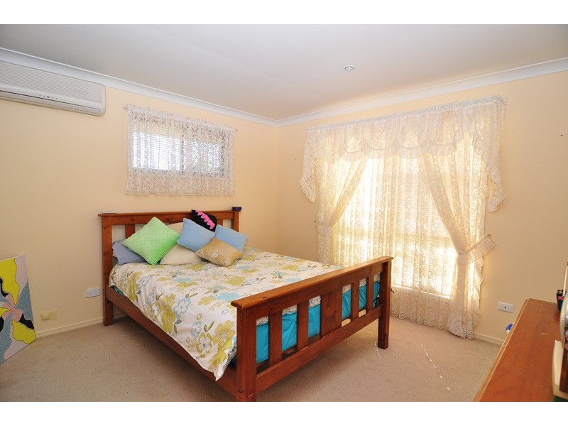 111 Estramina Road, Regents Park QLD 4118