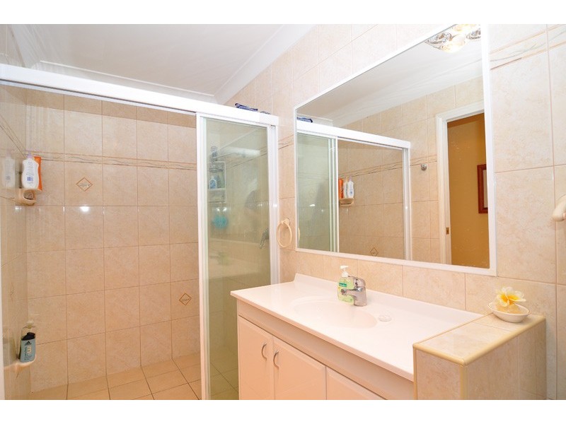 111 Estramina Road, Regents Park QLD 4118