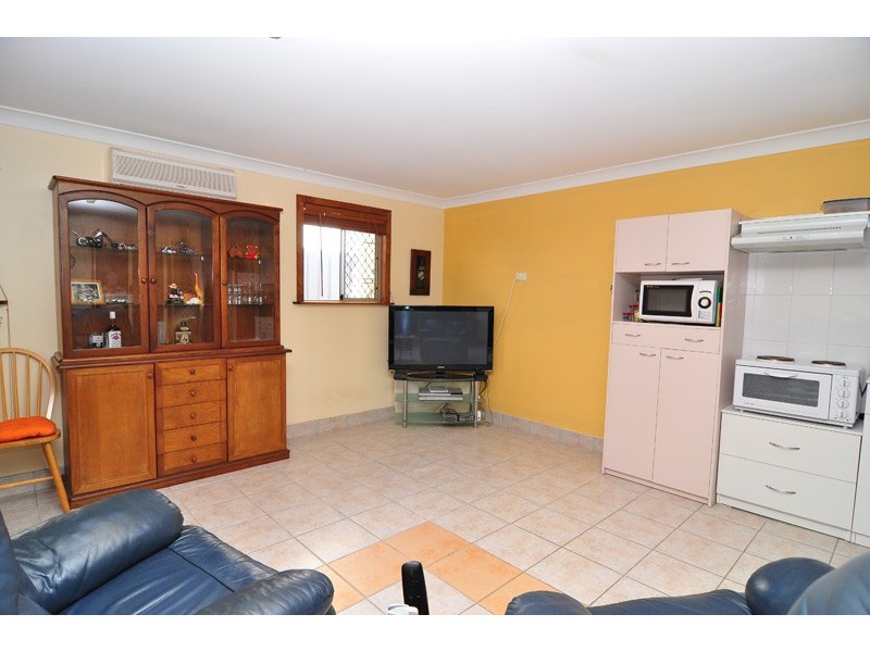 111 Estramina Road, Regents Park QLD 4118