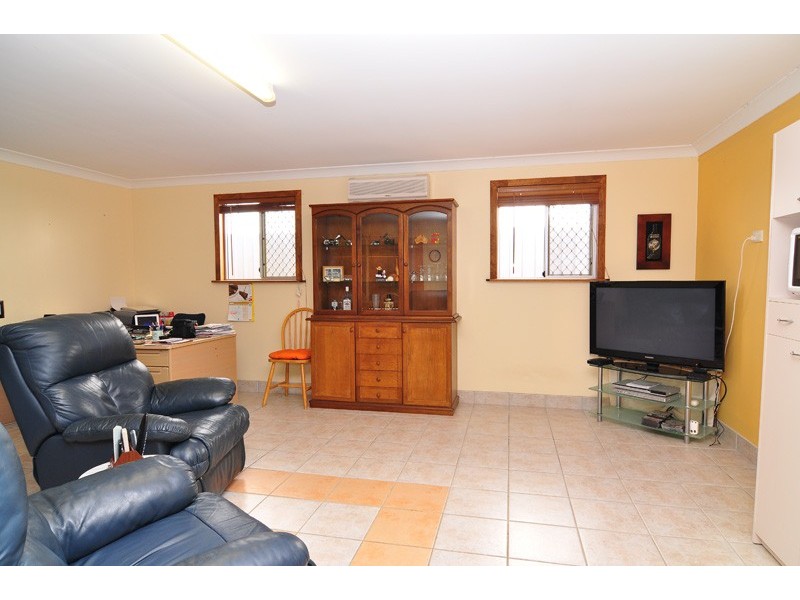 111 Estramina Road, Regents Park QLD 4118