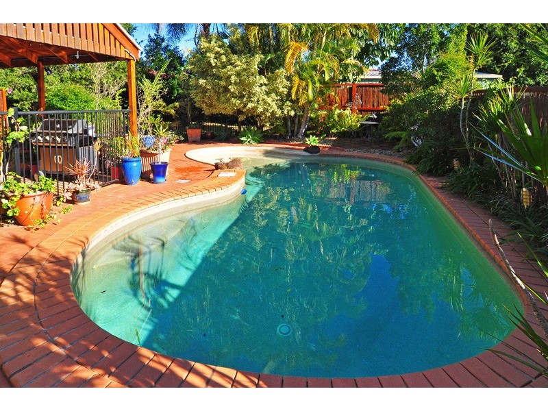 63 Bannockburn Crescent, Parkinson QLD 4115