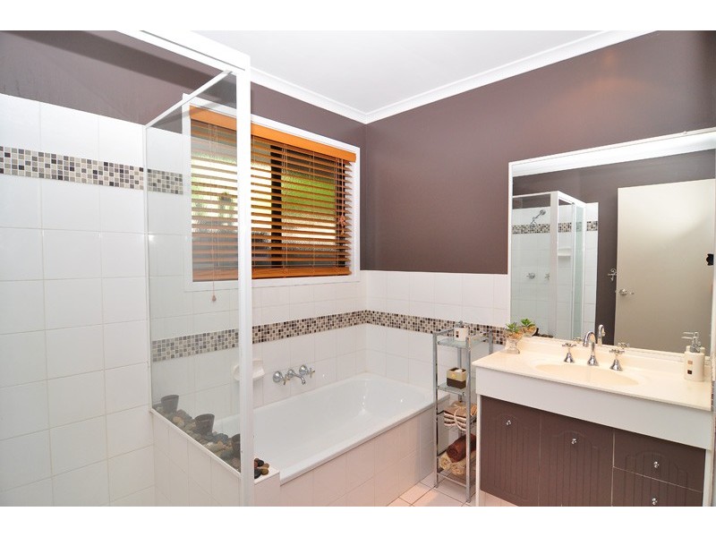 63 Bannockburn Crescent, Parkinson QLD 4115
