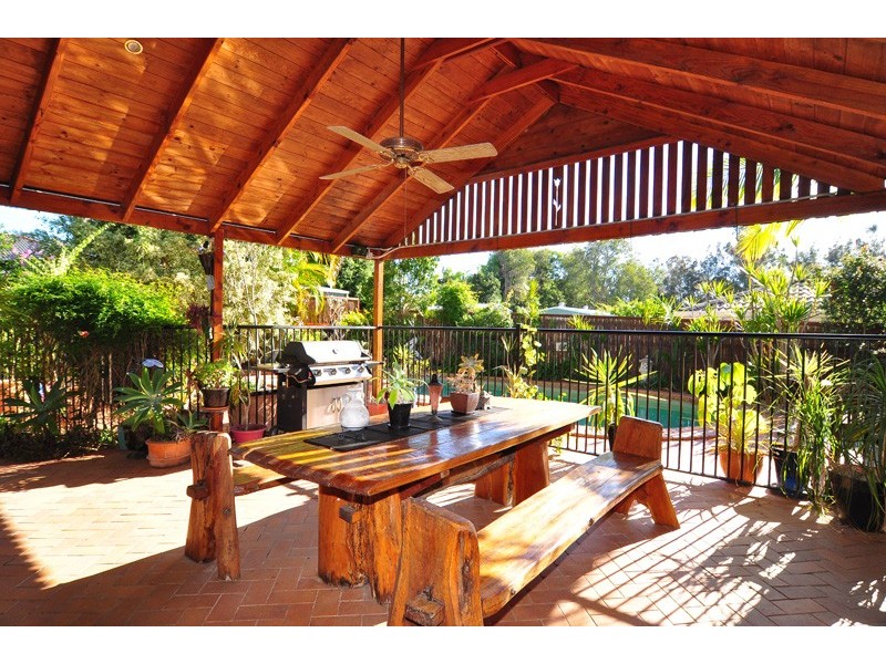 63 Bannockburn Crescent, Parkinson QLD 4115