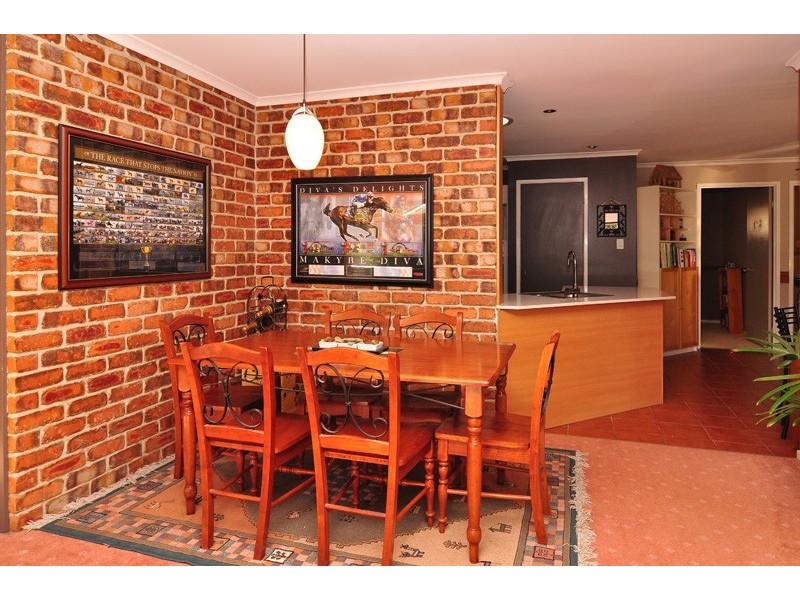 63 Bannockburn Crescent, Parkinson QLD 4115
