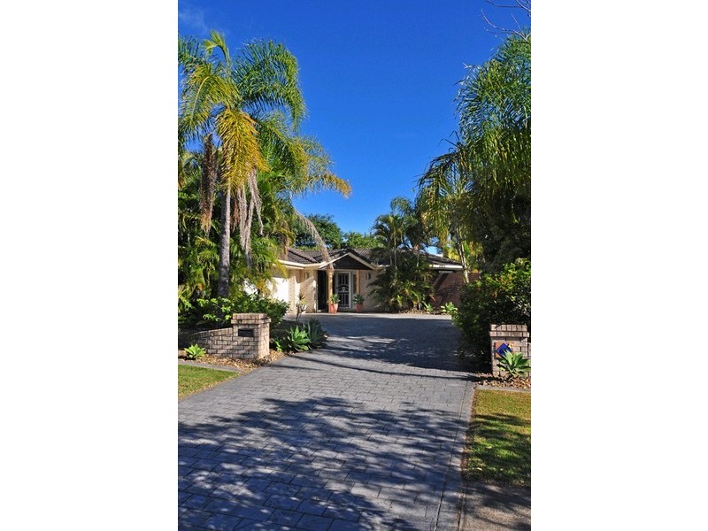 63 Bannockburn Crescent, Parkinson QLD 4115