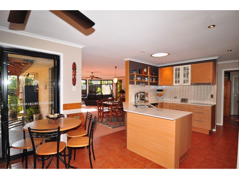 63 Bannockburn Crescent, Parkinson QLD 4115