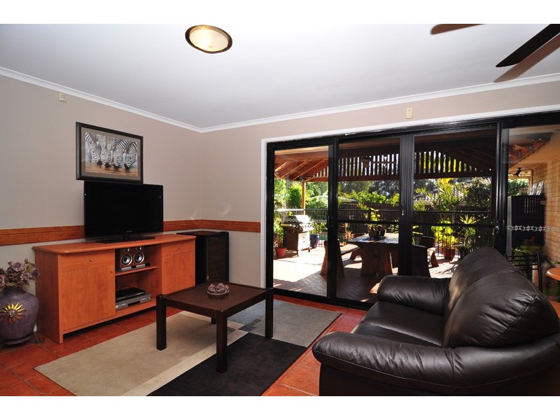 63 Bannockburn Crescent, Parkinson QLD 4115