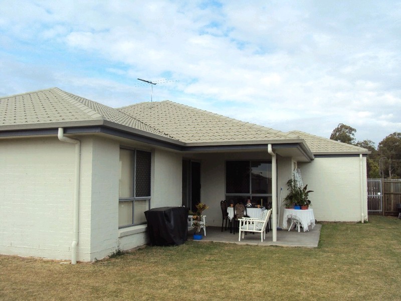 31 Sunrise Crescent, Regents Park QLD 4118