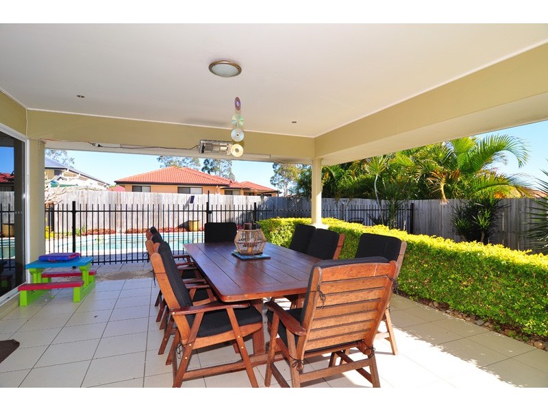15 Tarra Place, Parkinson QLD 4115