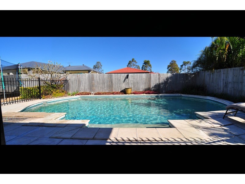 15 Tarra Place, Parkinson QLD 4115