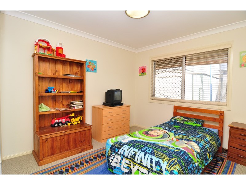 15 Tarra Place, Parkinson QLD 4115