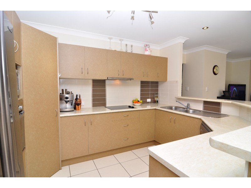 15 Tarra Place, Parkinson QLD 4115