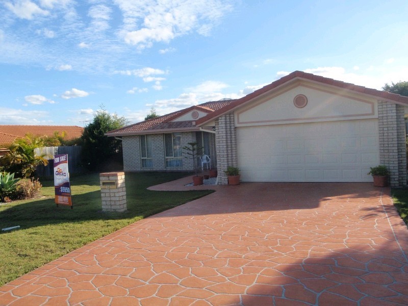 14 Yellowstone Place, Parkinson QLD 4115