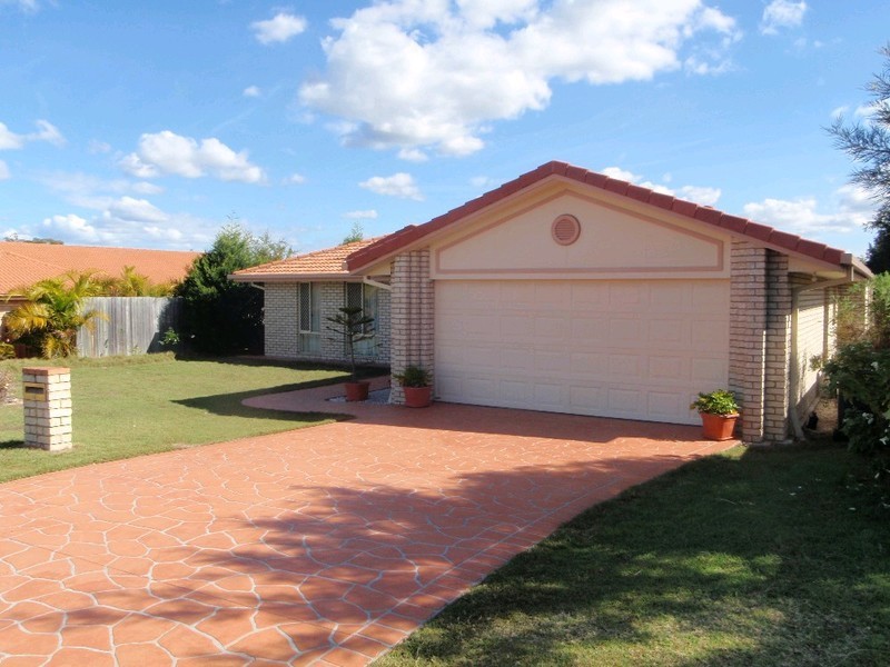 14 Yellowstone Place, Parkinson QLD 4115