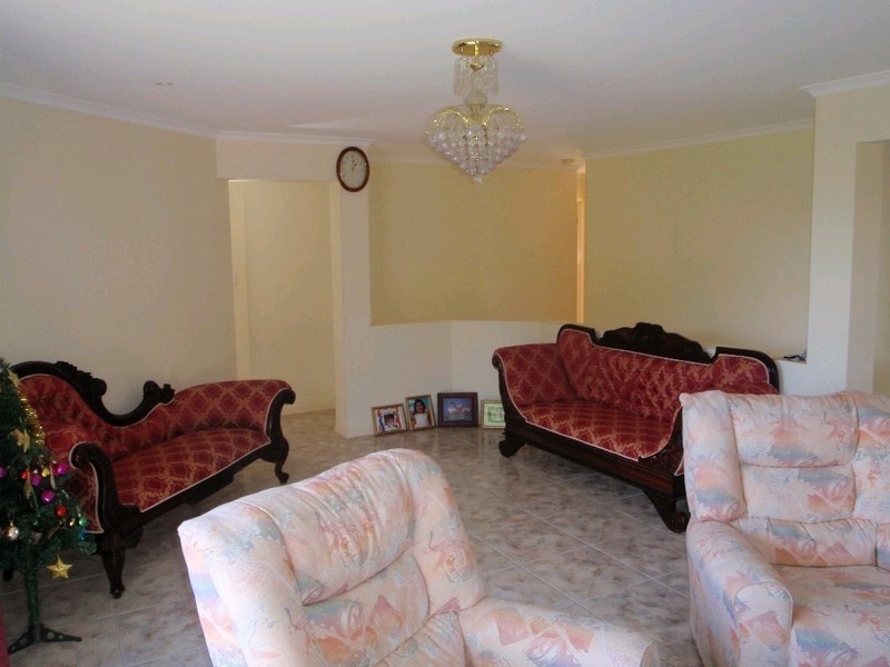 14 Yellowstone Place, Parkinson QLD 4115