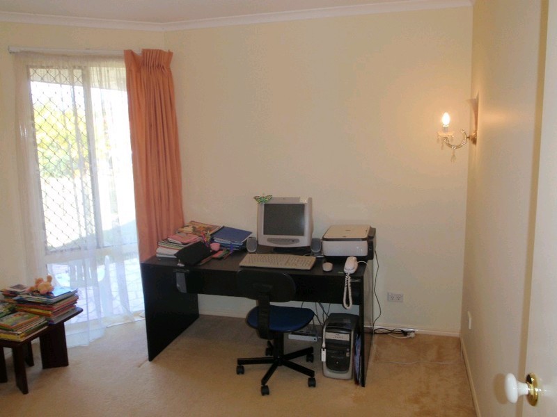 14 Yellowstone Place, Parkinson QLD 4115