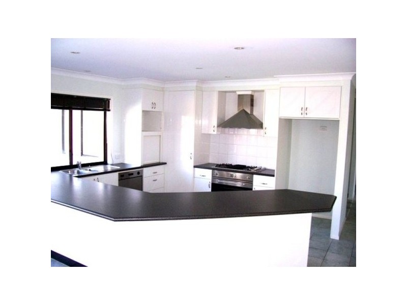 11 Lindfield Street, Parkinson QLD 4115