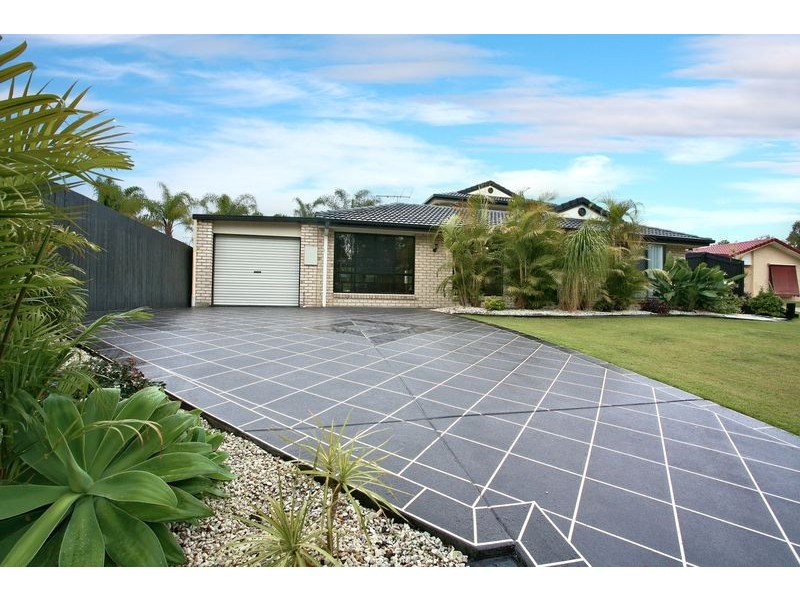 4 Benjamina Court, Regents Park QLD 4118