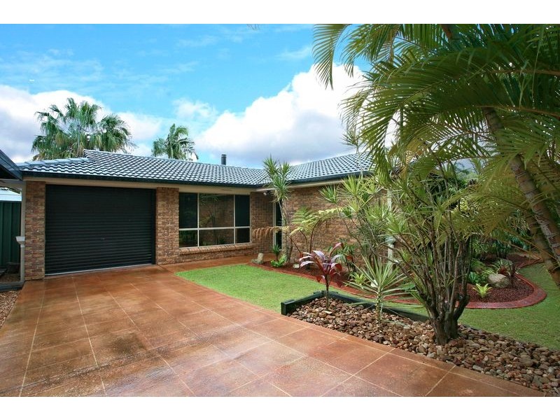 4 Eli Court, Hillcrest QLD 4118