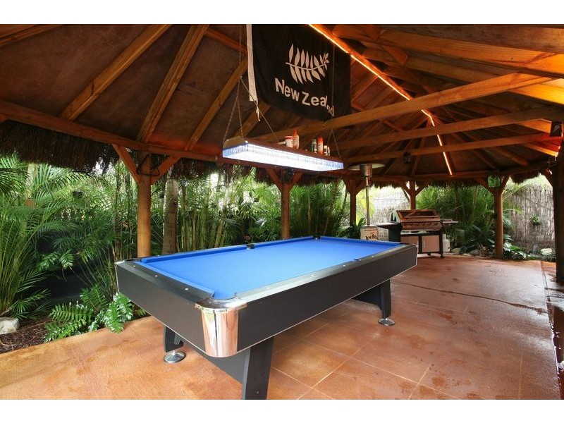 4 Eli Court, Hillcrest QLD 4118