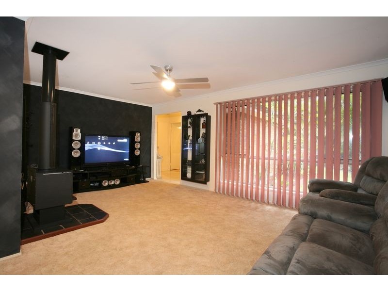 4 Eli Court, Hillcrest QLD 4118