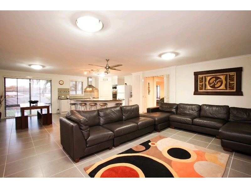 7 Bluebell Place, Calamvale QLD 4116