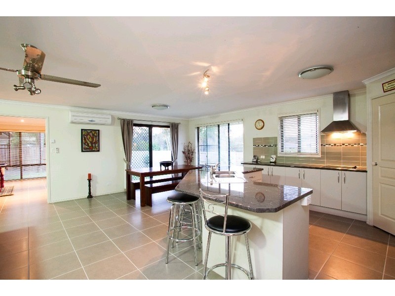 7 Bluebell Place, Calamvale QLD 4116