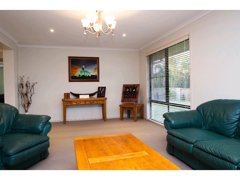 7 Bluebell Place, Calamvale QLD 4116