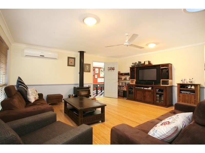 6 Ethion Drive, Regents Park QLD 4118