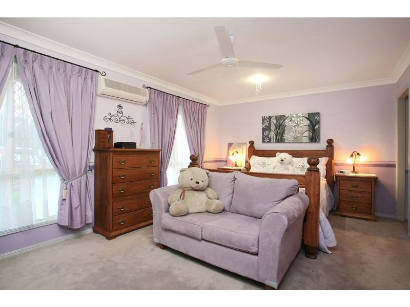 6 Ethion Drive, Regents Park QLD 4118