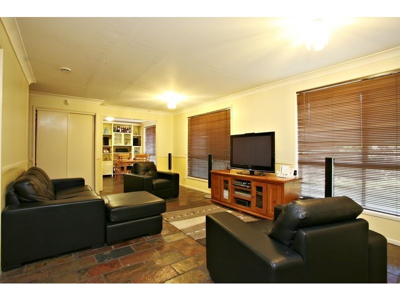 14 Ethion Drive, Regents Park QLD 4118