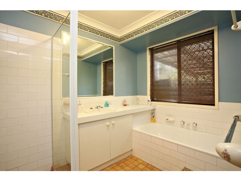 14 Ethion Drive, Regents Park QLD 4118