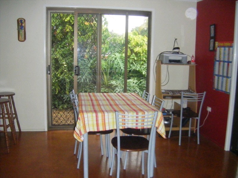 16 Silvertop Street, Hillcrest QLD 4118