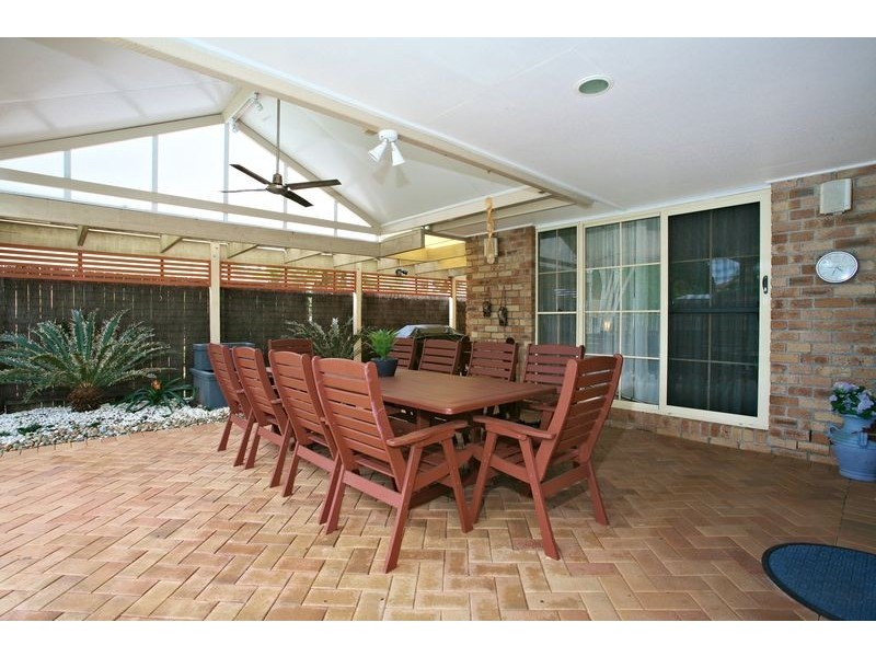 25 Poinsettia Crescent, Calamvale QLD 4116